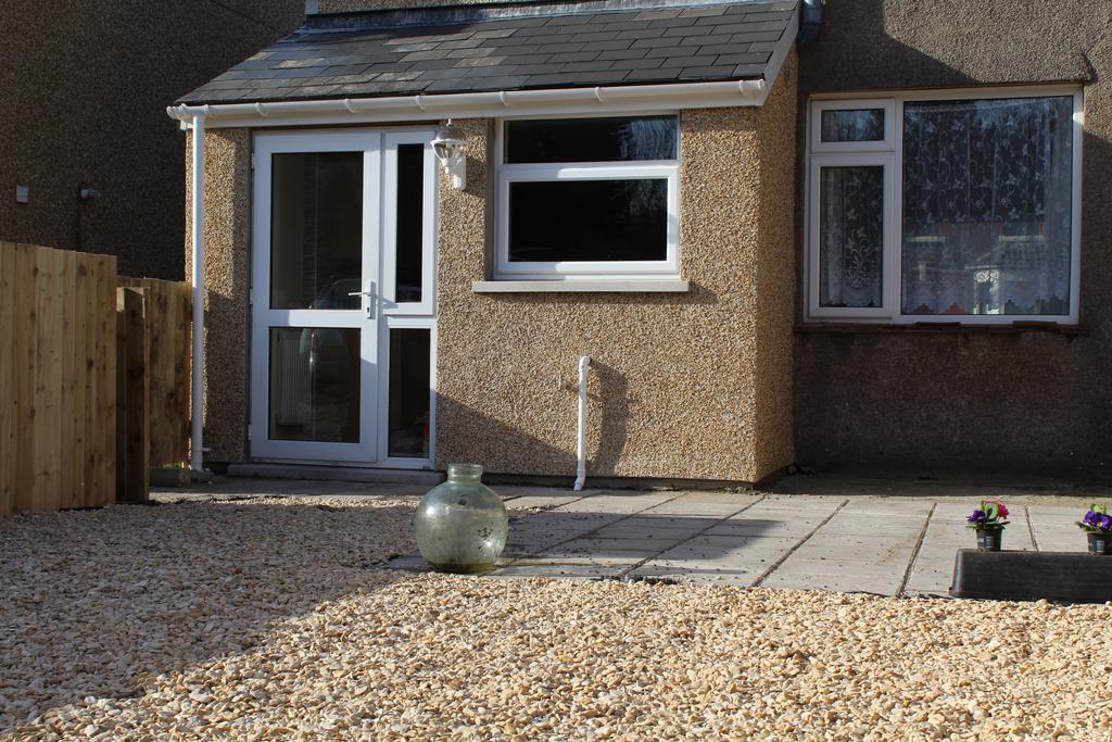 Castell Cottages ケアフィリ エクステリア 写真